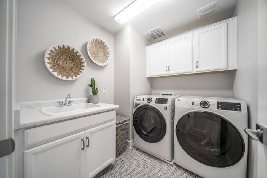 Furnished interior view inside a new home in Hawes Crossing, Mesa (Image 20).
