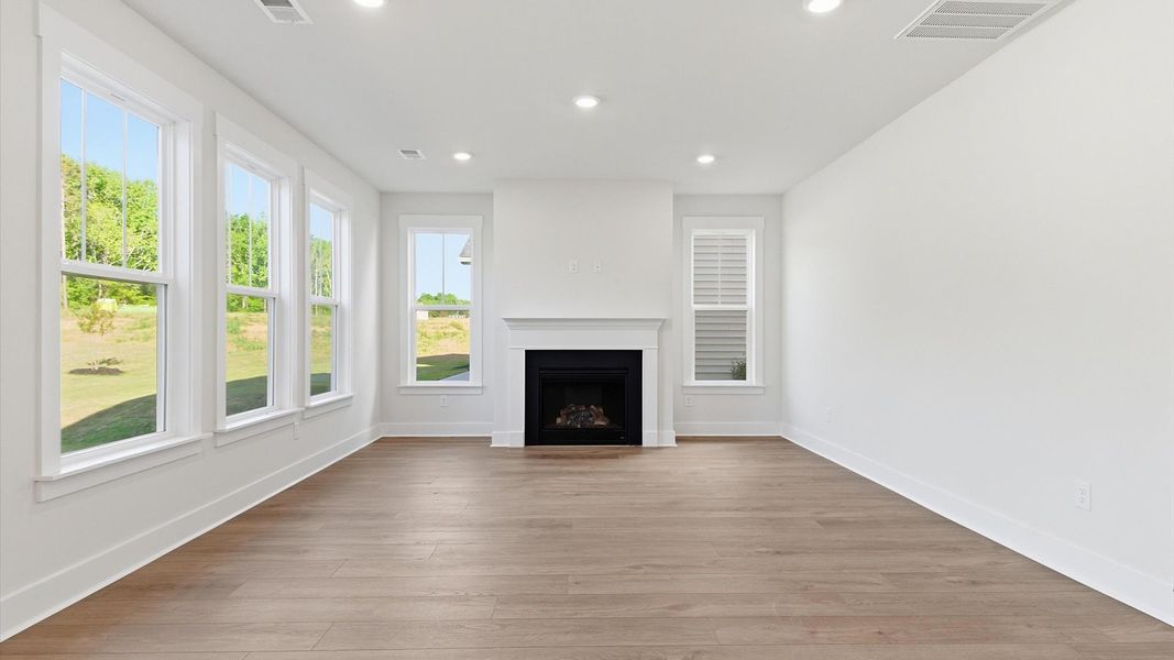 Furnished interior view inside a new home in Harrier Point, Woodruff (Image 16).