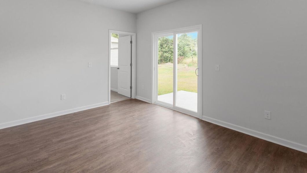 Spacious, unfurnished interior of a new home in Mariners Reach, Bolivia (Image 11).