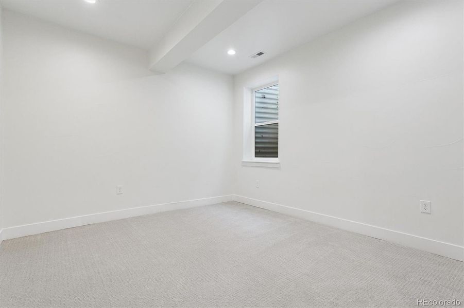 Spacious, unfurnished interior of a new home in , Denver (Image 41).
