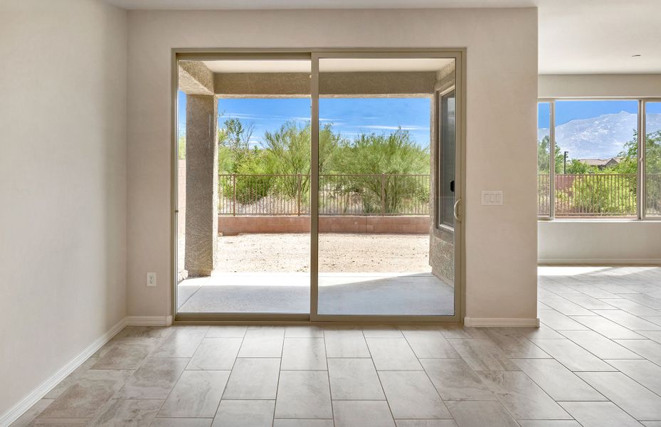 Spacious, unfurnished interior of a new home in Vistoso Canyon Estates, Oro Valley (Image 26).