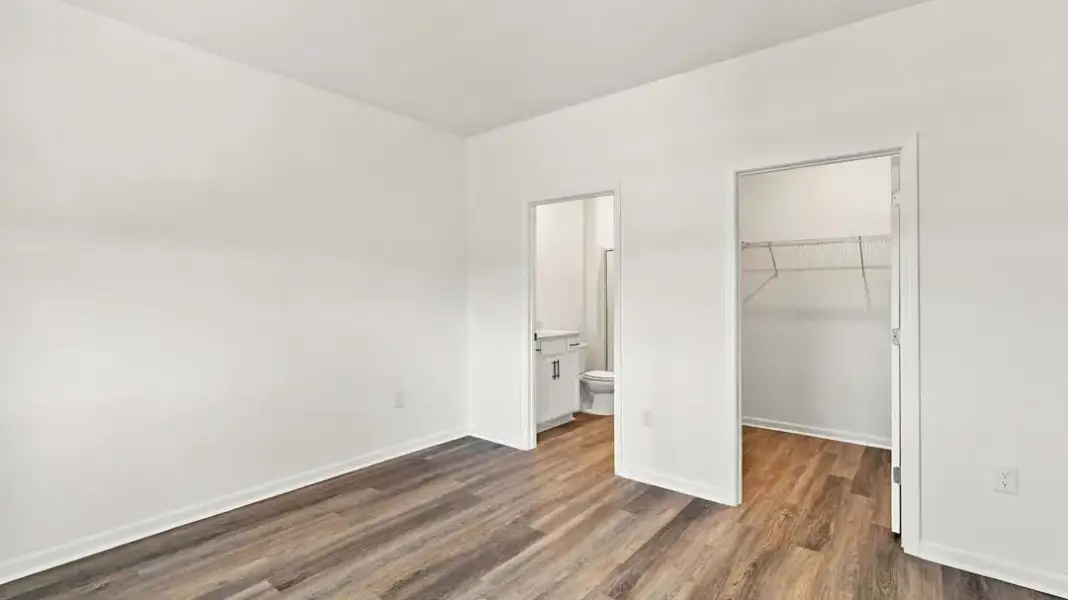 Spacious, unfurnished interior of a new home in The Lakes at North Glynn, Brunswick (Image 19).