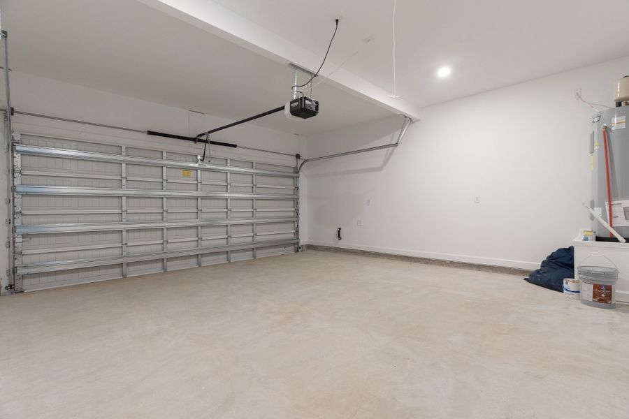 Spacious, unfurnished interior of a new home in Blossom Grove, Crestview (Image 24).