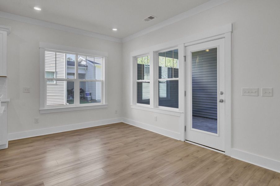 Spacious, unfurnished interior of a new home in Six Oaks, Summerville (Image 43).