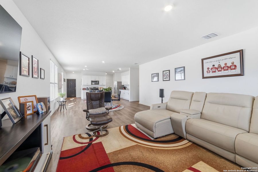Furnished interior view inside a new home in Corley Farms, Boerne (Image 19).