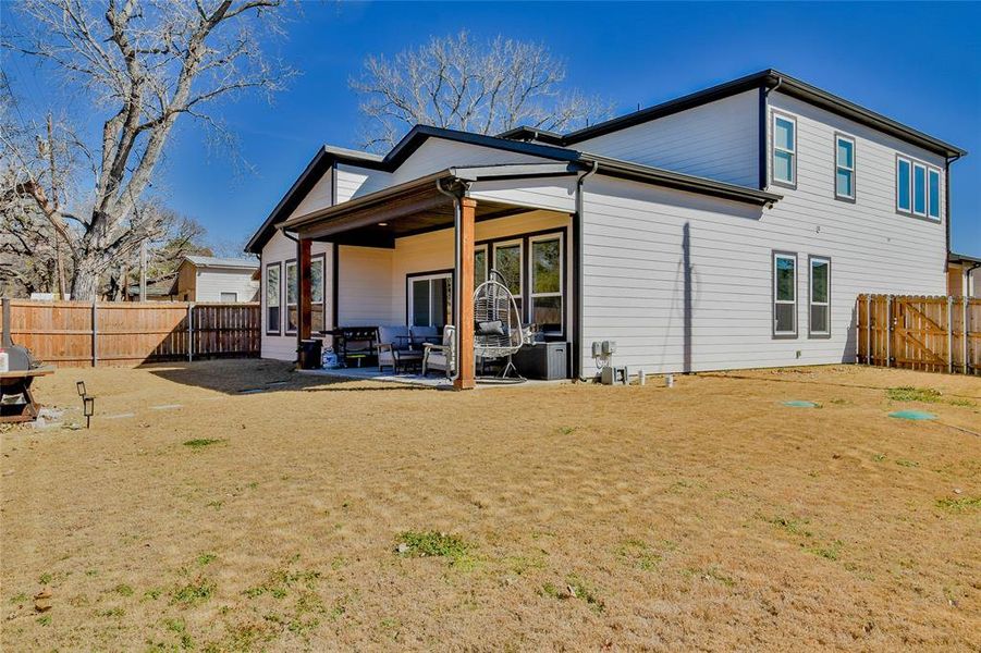 Exterior details and patio area of a home in , Granbury (Image 24).