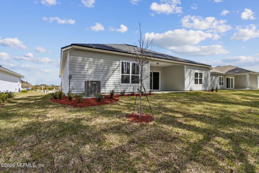Exterior details and patio area of a home in Sandy Ridge, Yulee (Image 19).