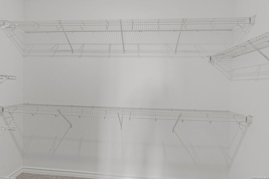 Spacious, unfurnished interior of a new home in Nopal Valley, San Antonio (Image 19).