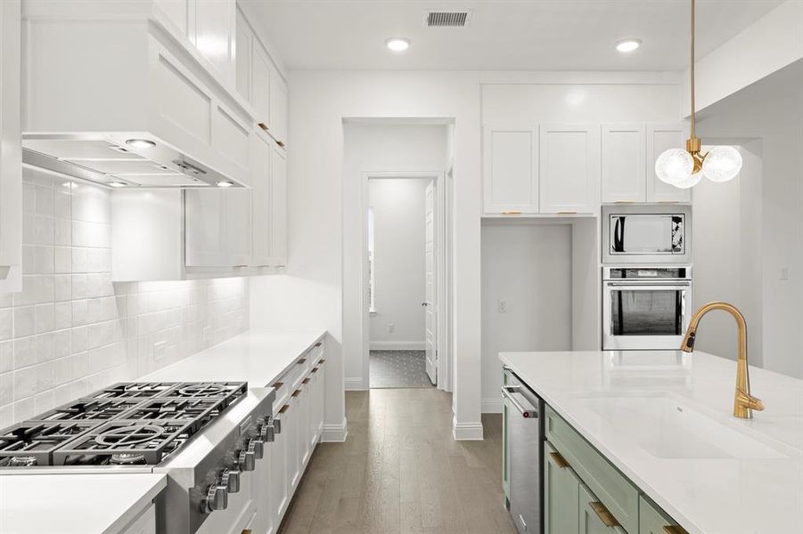 12. 3362 Andesite - Kitchen (3)