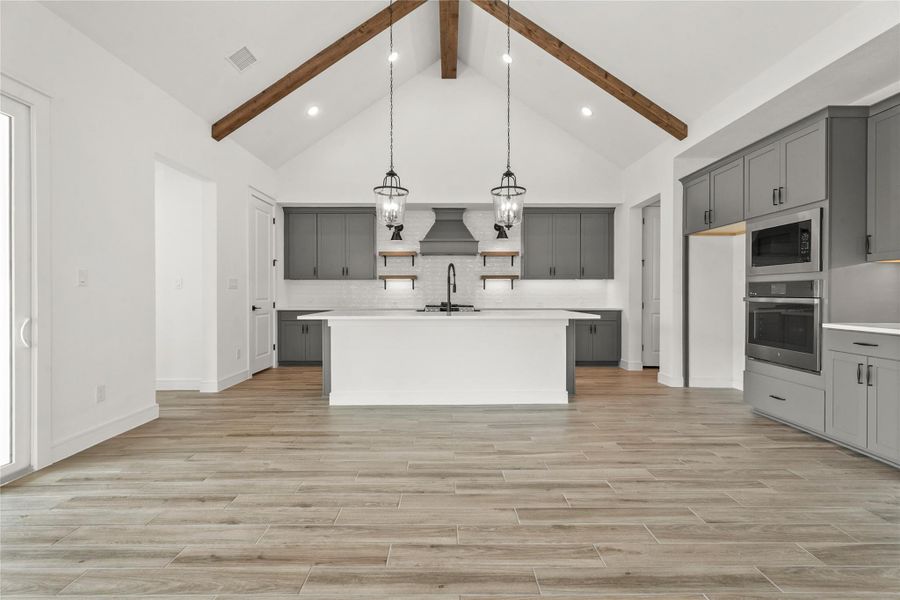 Charming dining area (*Photo not of actual home and used for illustration purposes only.)