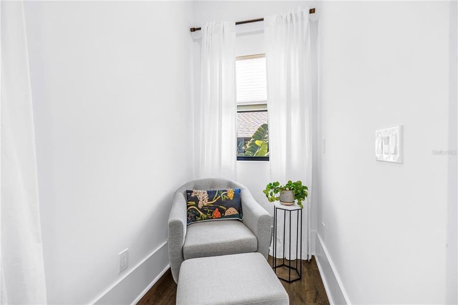 Furnished interior view inside a new home in , St. Petersburg (Image 51).