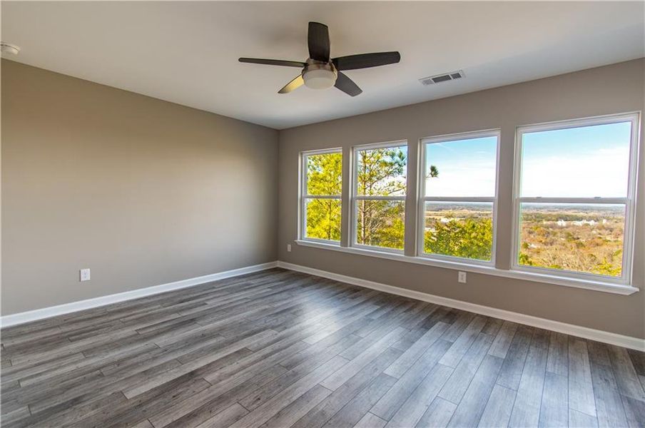 Spacious, unfurnished interior of a new home in , Fairmount (Image 17).