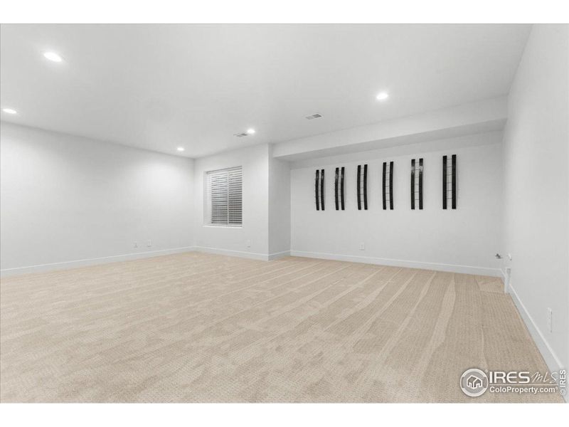 Spacious, unfurnished interior of a new home in , Fort Collins (Image 35).