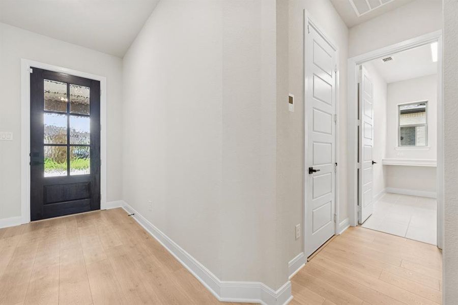 Spacious, unfurnished interior of a new home in South Pointe Cottage Series, Mansfield (Image 20). Spacious, unfurnished interior of a new home in South Pointe Cottage Series, Mansfield (Image 20).