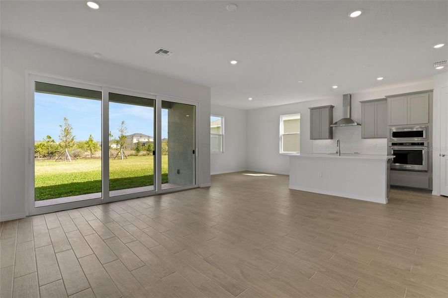 Spacious, unfurnished interior of a new home in Turnleaf, Punta Gorda (Image 27). Spacious, unfurnished interior of a new home in Turnleaf, Punta Gorda (Image 27).
