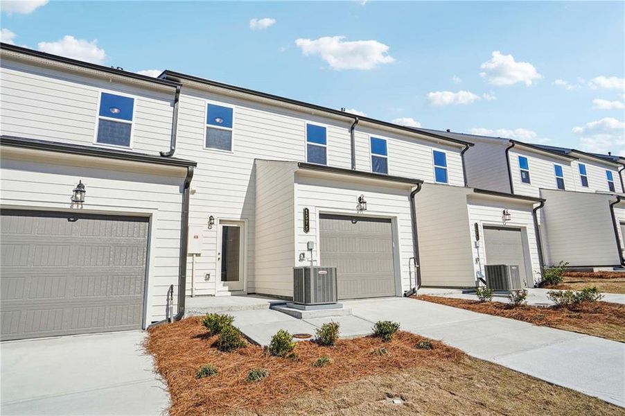 Front exterior of a new home in Park Vue, Atlanta, GA, highlighting curb appeal (Image 22). Front exterior of a new home in Park Vue, Atlanta, GA, highlighting curb appeal (Image 22).