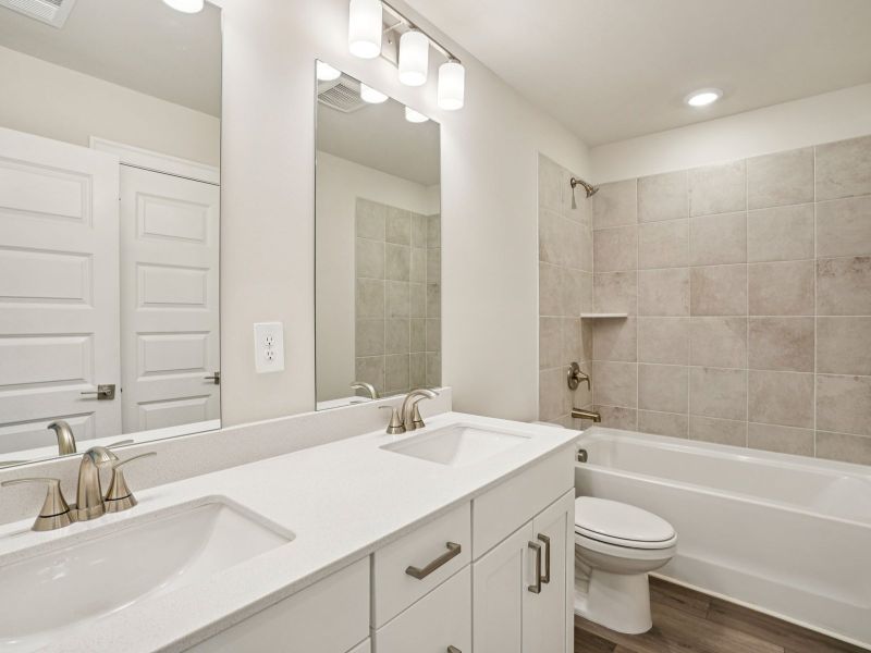 The Leighton floorplan with the Upscale Rustic Linen interior package.