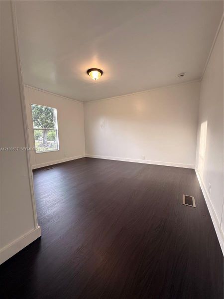 Spacious, unfurnished interior of a new home in , Moore Haven (Image 15).