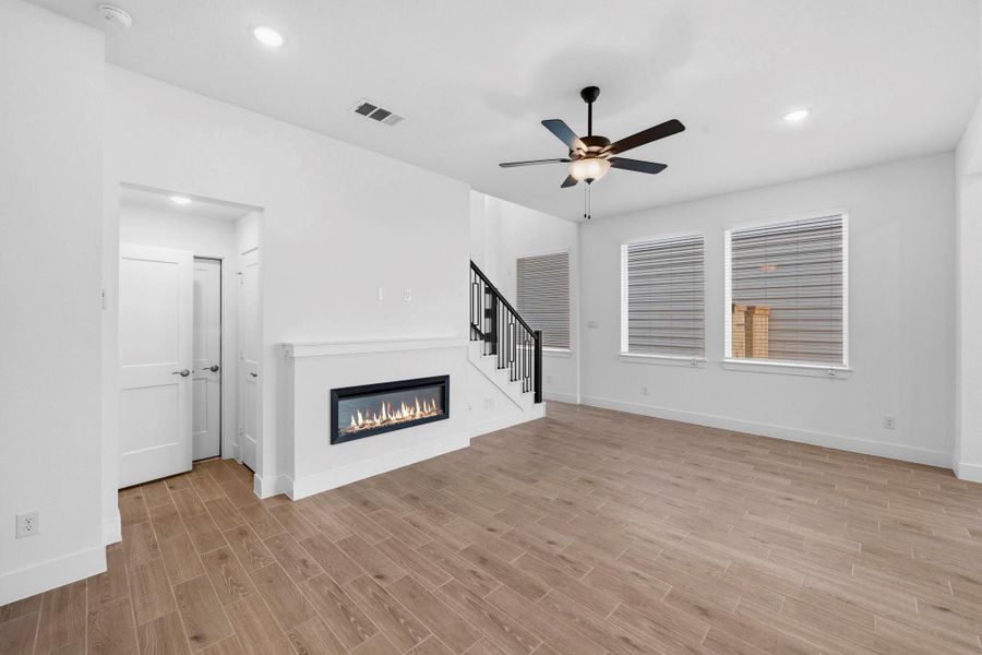 Spacious, unfurnished interior of a new home in Bridgeland, Cypress (Image 12).