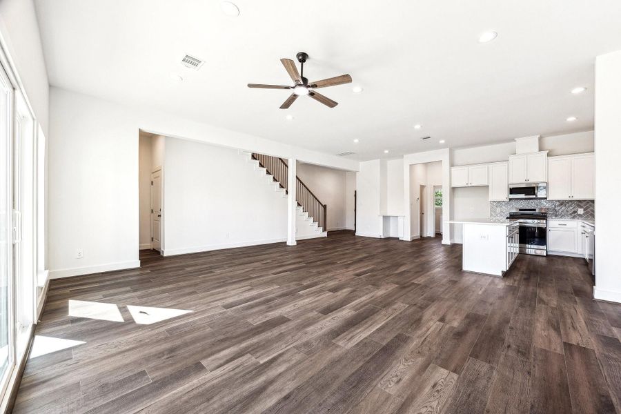 Image 8 of a home in . Image 8 of a home in .