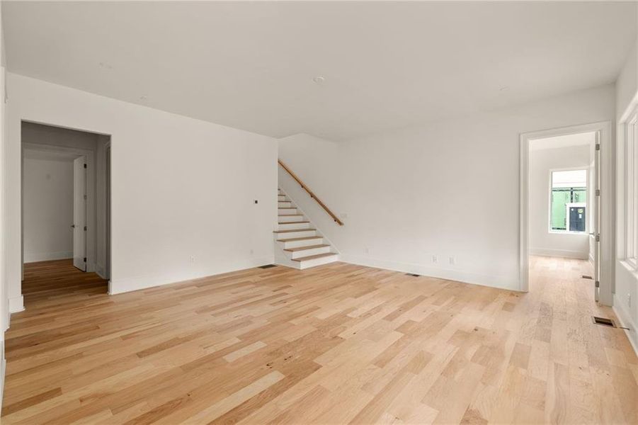 Spacious, unfurnished interior of a new home in , Chattahoochee Hills (Image 27).