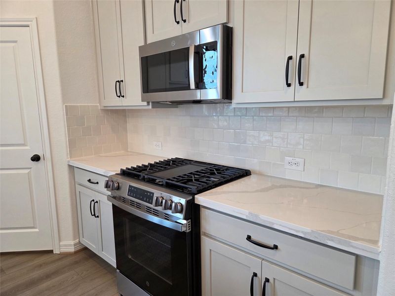 Furnished interior view inside a new home in Emory Glen, Magnolia (Image 7).