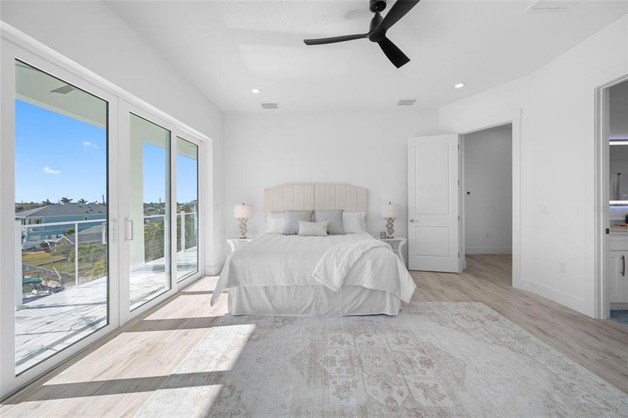 Furnished interior view inside a new home in , Treasure Island (Image 44).