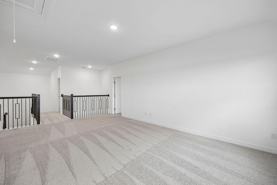 Spacious, unfurnished interior of a new home in Lago Mar, Texas City (Image 17).