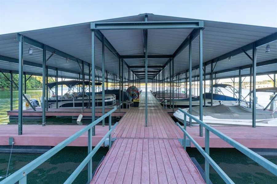 Community amenities in White Post on Lake Lanier, Gainesville (Image 24). Community amenities in White Post on Lake Lanier, Gainesville (Image 24).