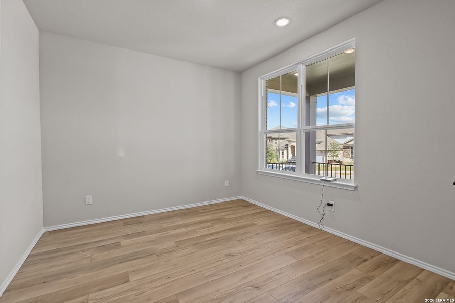 Spacious, unfurnished interior of a new home in Royal Crest, San Antonio (Image 33).