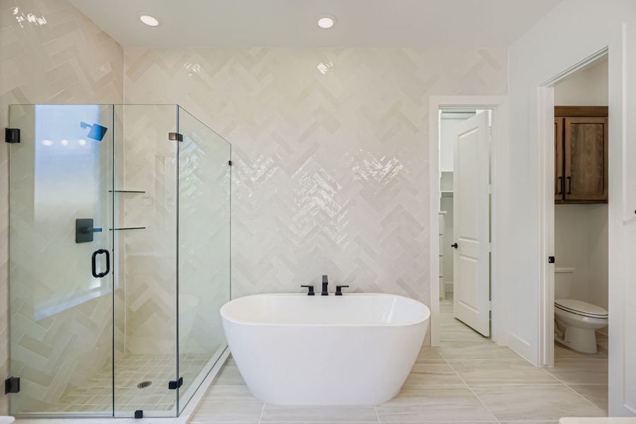 Plan 1631 Main Bathroom Representative Image Plan 1631 Main Bathroom Representative Image