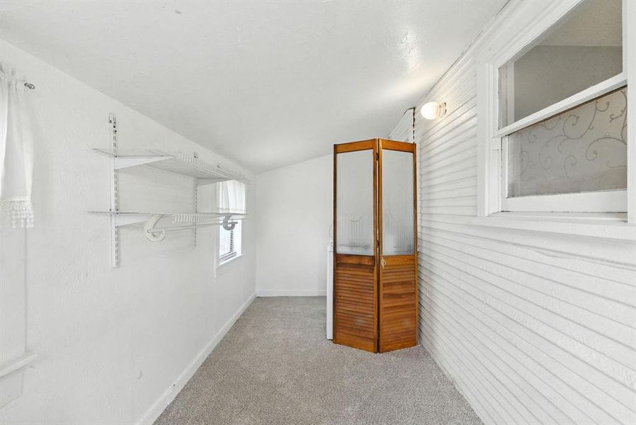 Spacious, unfurnished interior of a new home in , Weatherford (Image 18).