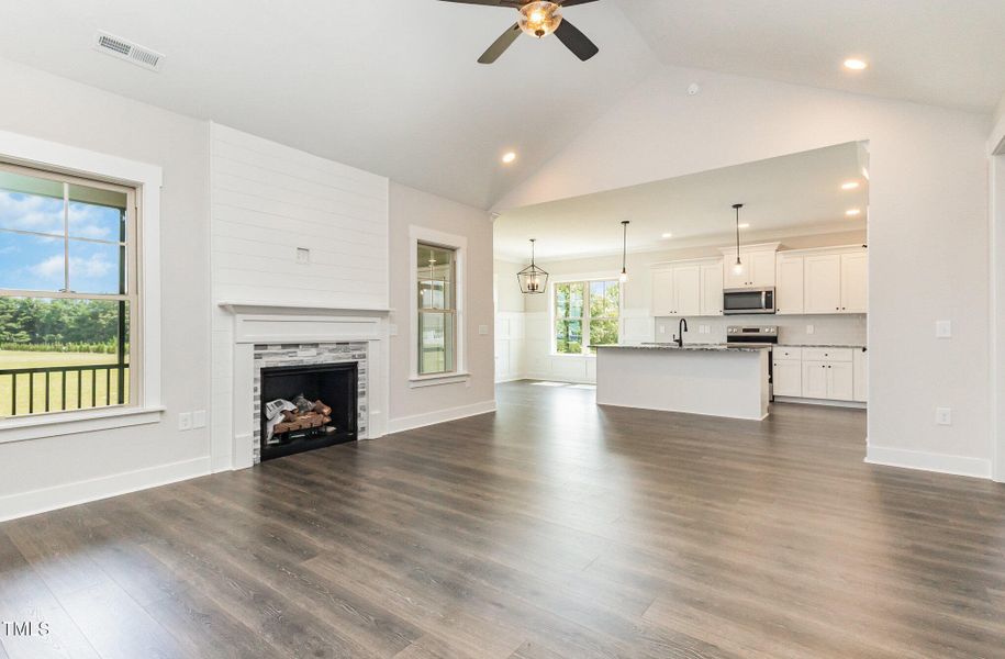 008_kv0a0546-edit_895