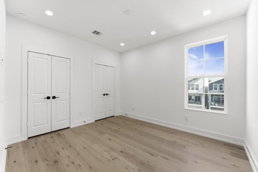 Spacious, unfurnished interior of a new home in , Houston (Image 20).