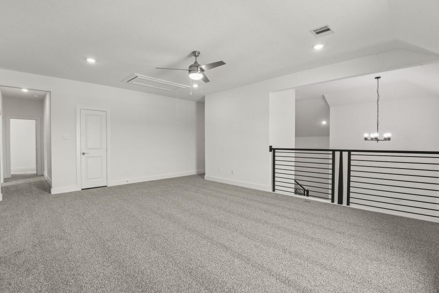 Spacious, unfurnished interior of a new home in Riverside Estates, Mont Belvieu (Image 20).