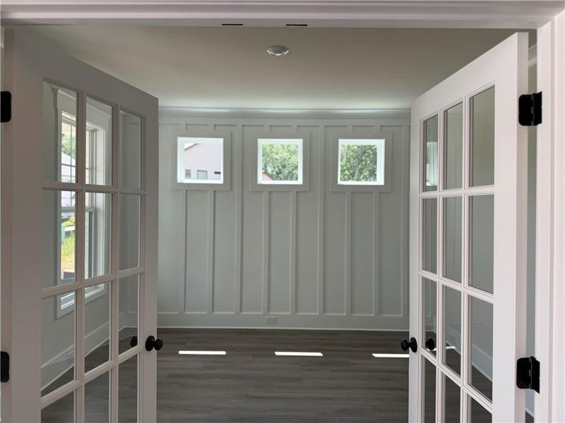 Spacious, unfurnished interior of a new home in Rosewood Lake Estates, Hoschton (Image 19).