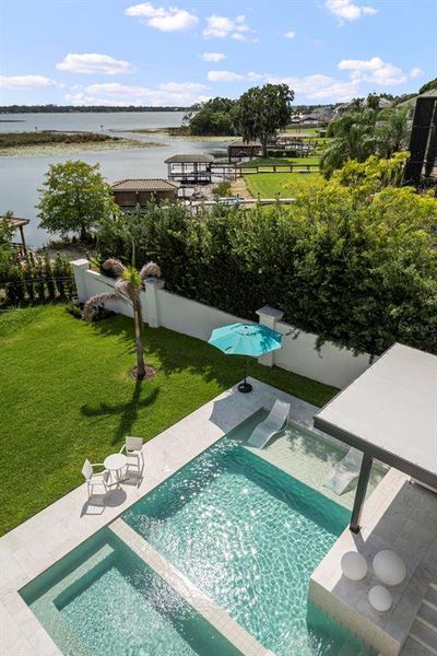 Community amenities in , Windermere (Image 74).