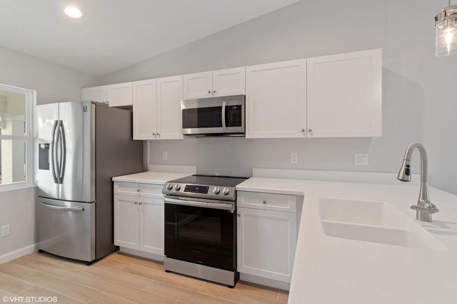 07_5139SEJackAve_177_Kitchen_HiRes