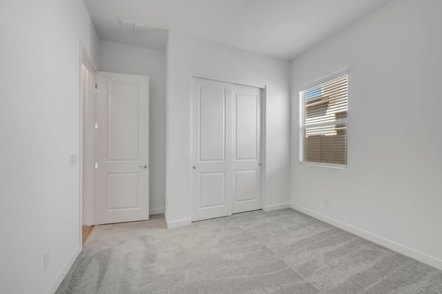 Spacious, unfurnished interior of a new home in Terraza, San Tan Valley (Image 32).