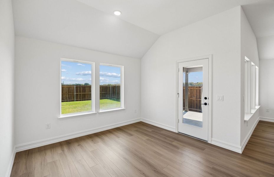 Spacious, unfurnished interior of a new home in Ribbonwood, Aubrey (Image 11).