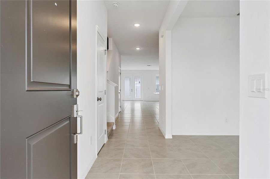 Spacious, unfurnished interior of a new home in Osprey Ranch Townhomes, Winter Garden (Image 25).