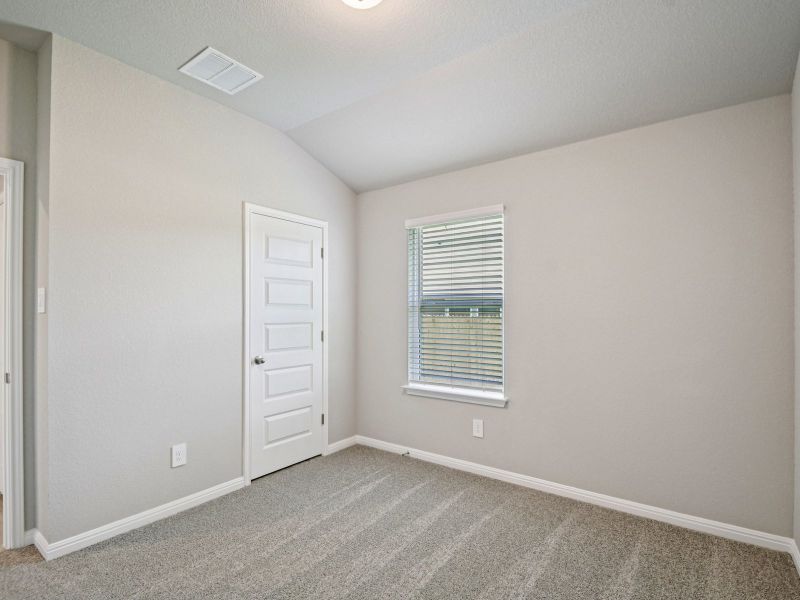 Spacious, unfurnished interior of a new home in Riverbend at Double Eagle - Boulevard Collection, Cedar Creek (Image 11).