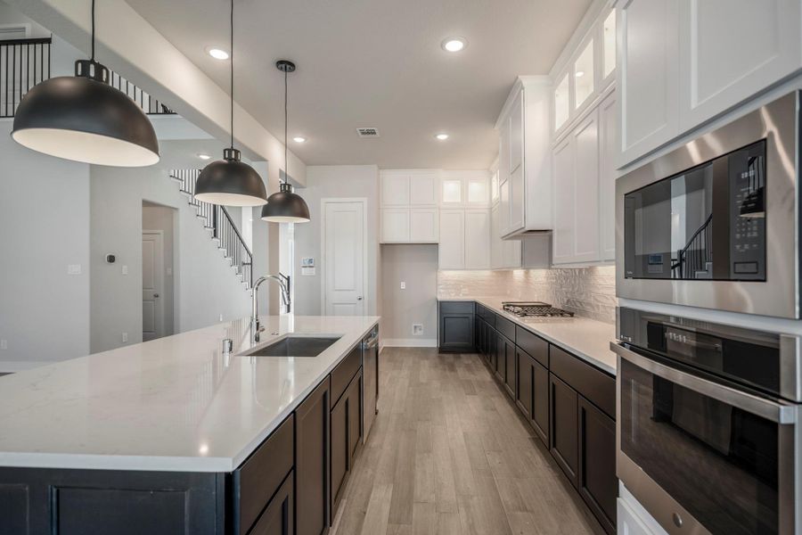 Furnished interior view inside a new home in ARTAVIA 55' Lots, Conroe (Image 20). Furnished interior view inside a new home in ARTAVIA 55' Lots, Conroe (Image 20).