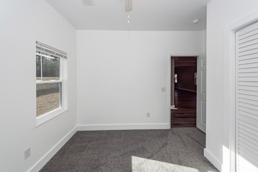 Spacious, unfurnished interior of a new home in , Goose Creek (Image 26).