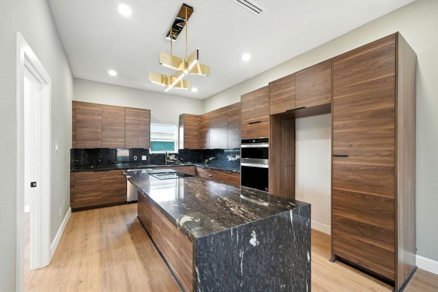 Perfect for cooking and hosting Perfect for cooking and hosting