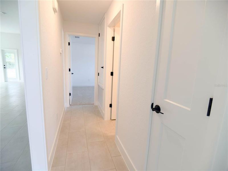 Spacious, unfurnished interior of a new home in , Ocala (Image 13).