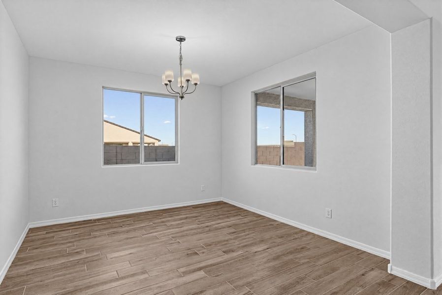 Spacious, unfurnished interior of a new home in Allen Ranches, Litchfield Park (Image 10).