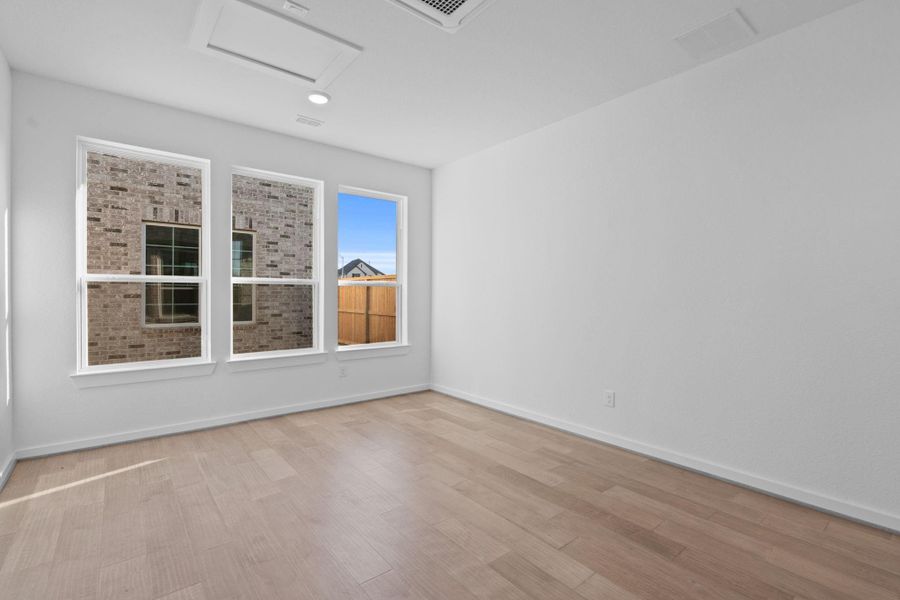 Spacious, unfurnished interior of a new home in Cross Creek West 50', Fulshear (Image 15). Spacious, unfurnished interior of a new home in Cross Creek West 50', Fulshear (Image 15).