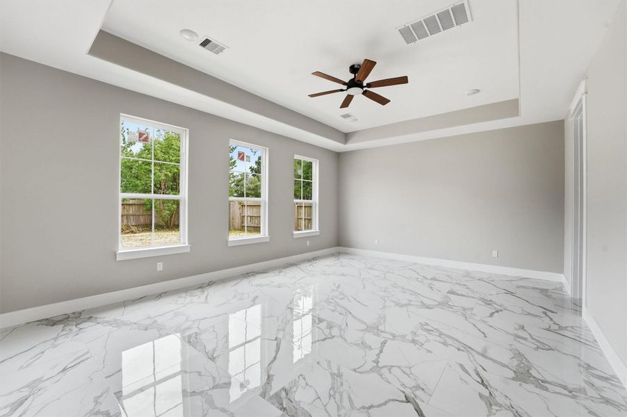 Spacious, unfurnished interior of a new home in , Conroe (Image 21).