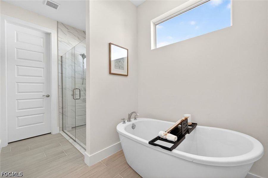 Furnished interior view inside a new home in Cape Coral, Cape Coral (Image 29).